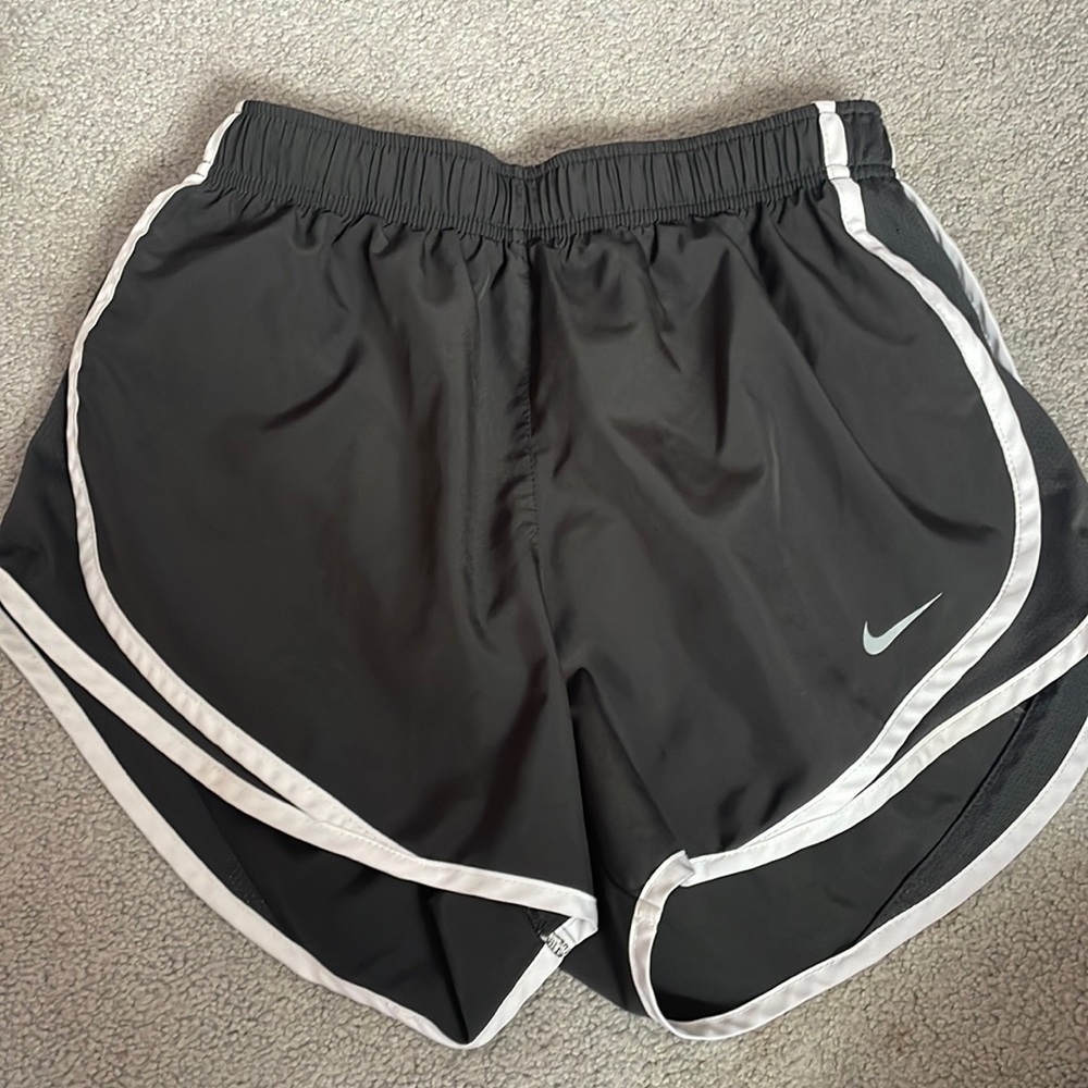 Grey Nike shorts (size small) - Picture 1 of 2
